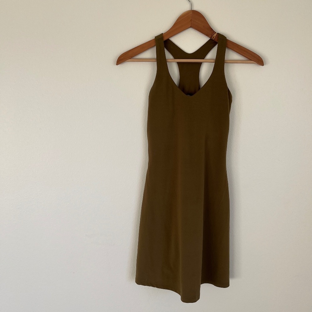 Girlfriend Collective Fern Lola V-neck dress
